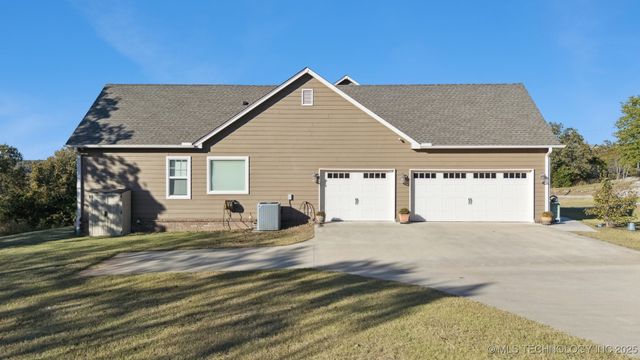 466 N Keypoint Drive, Sand Springs, OK 74063