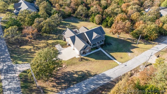 466 N Keypoint Drive, Sand Springs, OK 74063