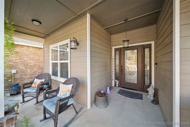 466 N Keypoint Drive, Sand Springs, OK 74063
