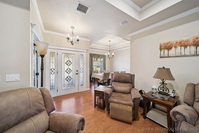 466 N Keypoint Drive, Sand Springs, OK 74063