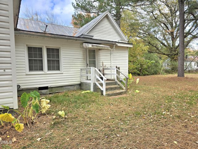 209 N Porter Street, Whitakers, NC 27891
