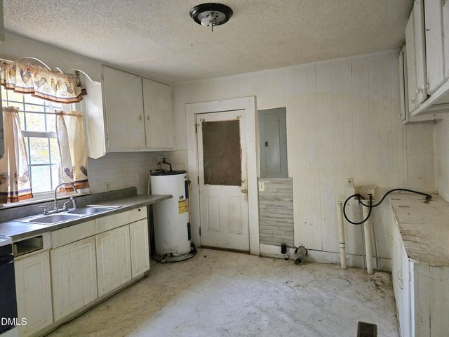 209 N Porter Street, Whitakers, NC 27891