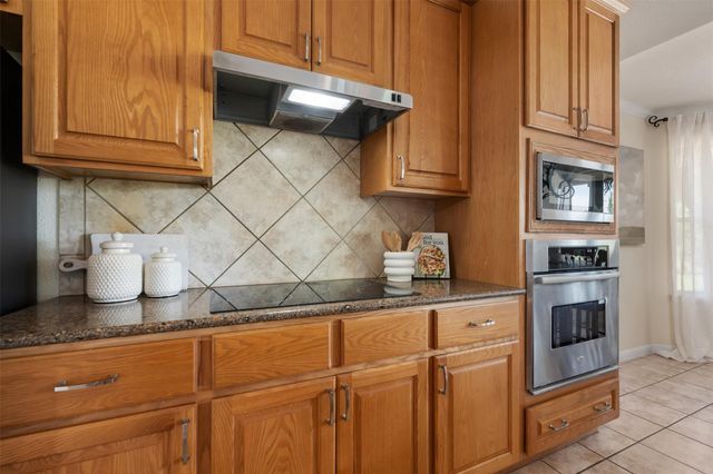 212 Bronco BLVD, Liberty Hill, TX 78642