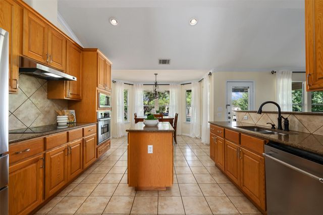 212 Bronco BLVD, Liberty Hill, TX 78642