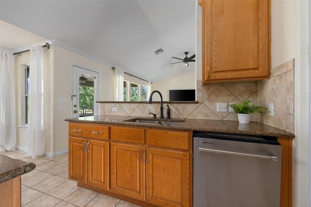 212 Bronco BLVD, Liberty Hill, TX 78642