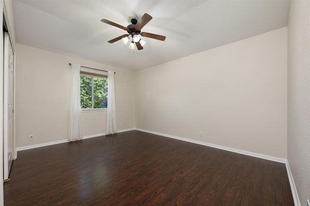 212 Bronco BLVD, Liberty Hill, TX 78642