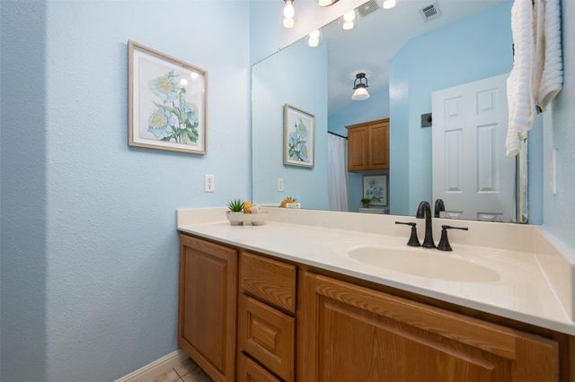 212 Bronco BLVD, Liberty Hill, TX 78642