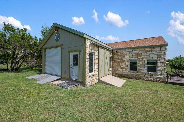 212 Bronco BLVD, Liberty Hill, TX 78642