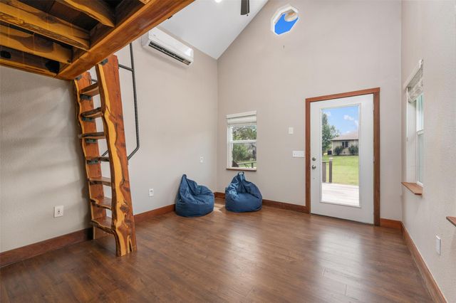 212 Bronco BLVD, Liberty Hill, TX 78642