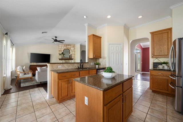 212 Bronco BLVD, Liberty Hill, TX 78642
