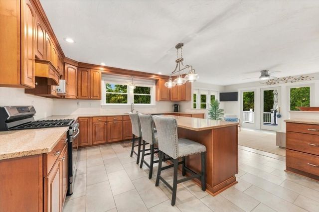 276 East Street, Hingham, MA 02043