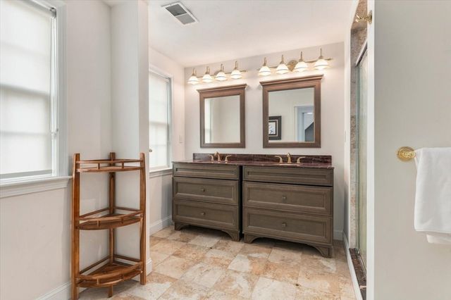 276 East Street, Hingham, MA 02043
