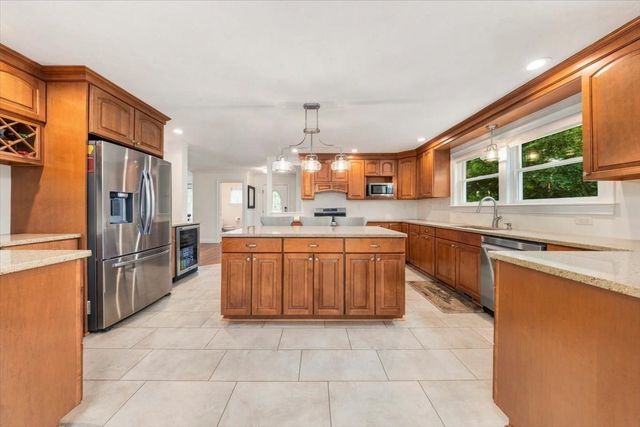 276 East Street, Hingham, MA 02043