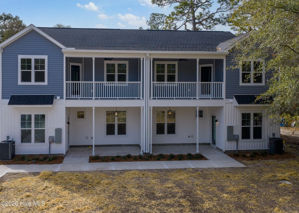 Image 5 of property listing at 4926 Oleander Drive Unit B, Wilmington, NC 28403
