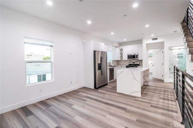 2152 S West View, Los Angeles, CA 90016