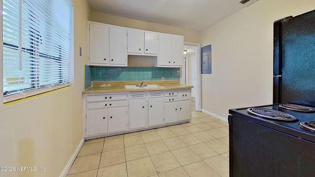 607 GARDEN CLIFF Court, Jacksonville, FL 32211
