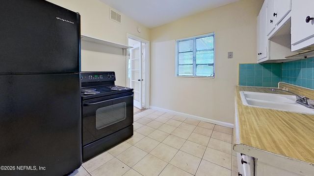 607 GARDEN CLIFF Court, Jacksonville, FL 32211