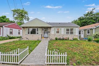 14806 Lawndale Avenue, Midlothian, IL 60445