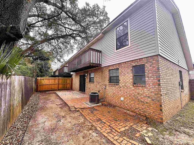 6930 Heather Oaks Dr, Pensacola, FL 32506