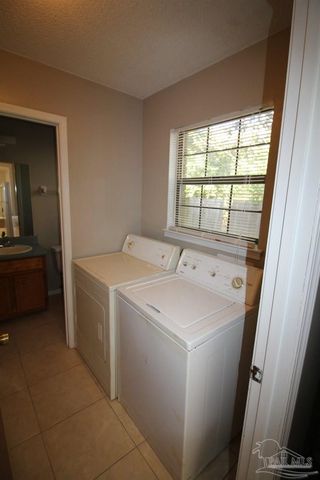 6930 Heather Oaks Dr, Pensacola, FL 32506