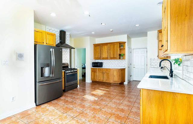3208 E Buried Oak Drive, Crete, IL 60417