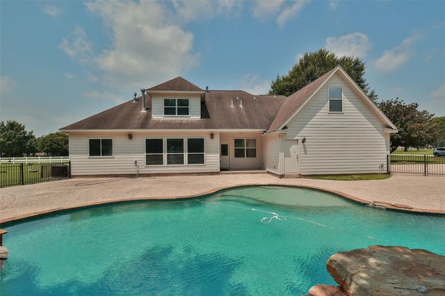 19907 Stone Lake Circle, Tomball, TX 77377
