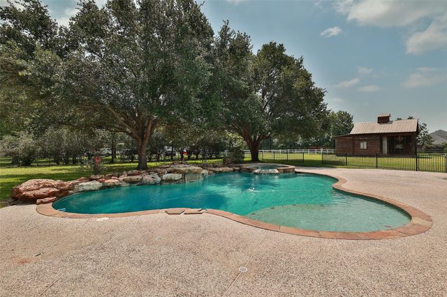 19907 Stone Lake Circle, Tomball, TX 77377