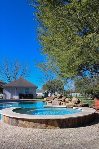 19907 Stone Lake Circle, Tomball, TX 77377
