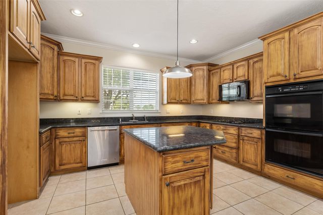 19907 Stone Lake Circle, Tomball, TX 77377