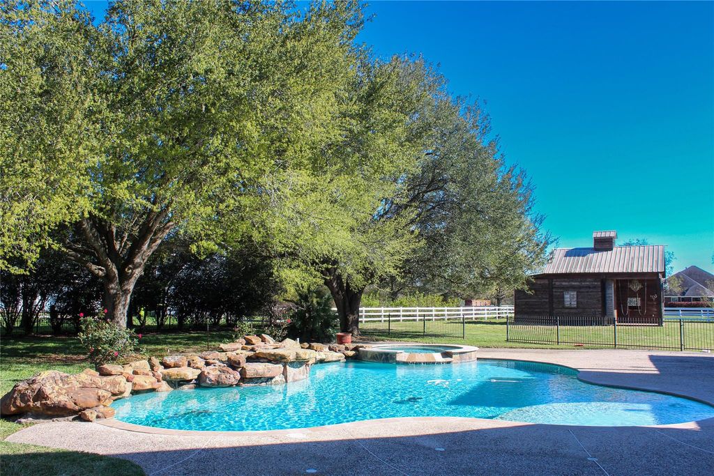 19907 Stone Lake Circle, Tomball, TX 77377