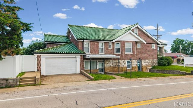 8923 Gravois Road, Affton, MO 63123