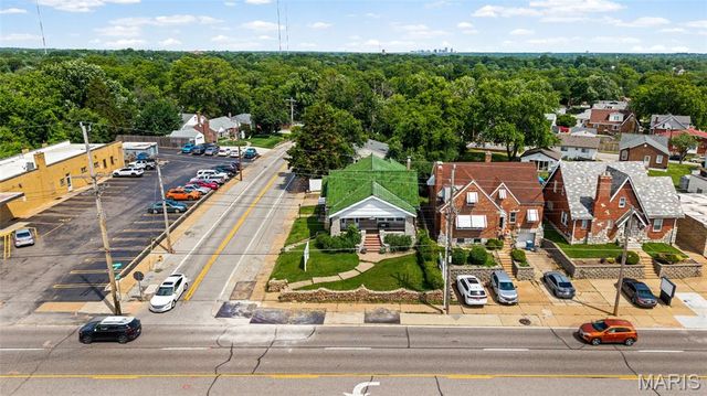 8923 Gravois Road, Affton, MO 63123