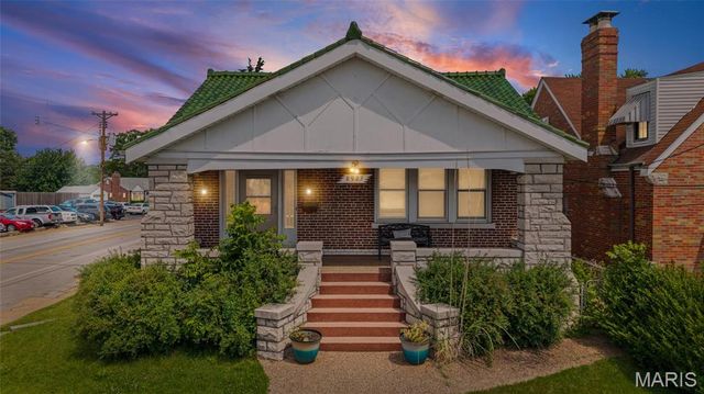 8923 Gravois Road, Affton, MO 63123