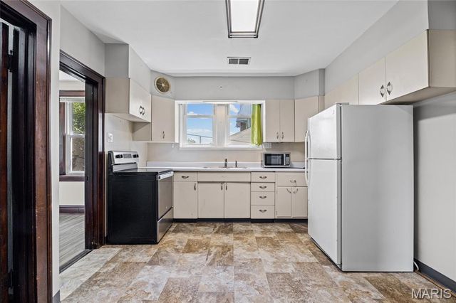 8923 Gravois Road, Affton, MO 63123
