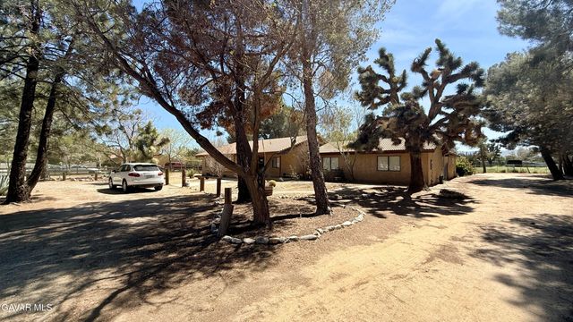 2342 W Avenue N, Palmdale, CA 93551