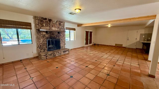 2342 W Avenue N, Palmdale, CA 93551