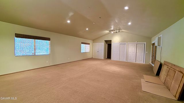 2342 W Avenue N, Palmdale, CA 93551