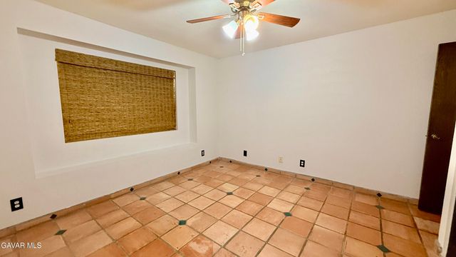 2342 W Avenue N, Palmdale, CA 93551