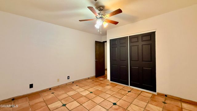 2342 W Avenue N, Palmdale, CA 93551