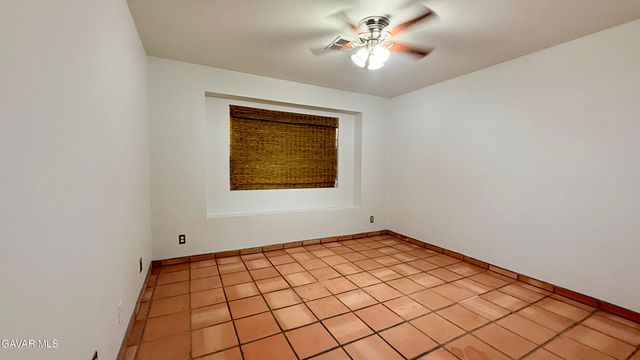 2342 W Avenue N, Palmdale, CA 93551