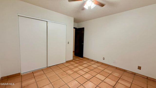 2342 W Avenue N, Palmdale, CA 93551