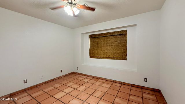 2342 W Avenue N, Palmdale, CA 93551