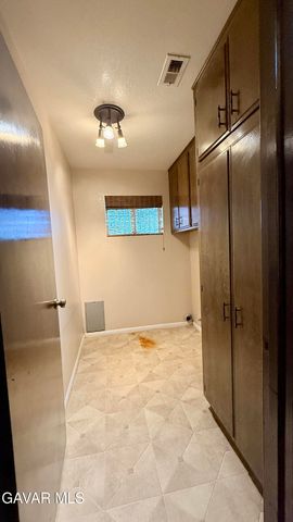 2342 W Avenue N, Palmdale, CA 93551