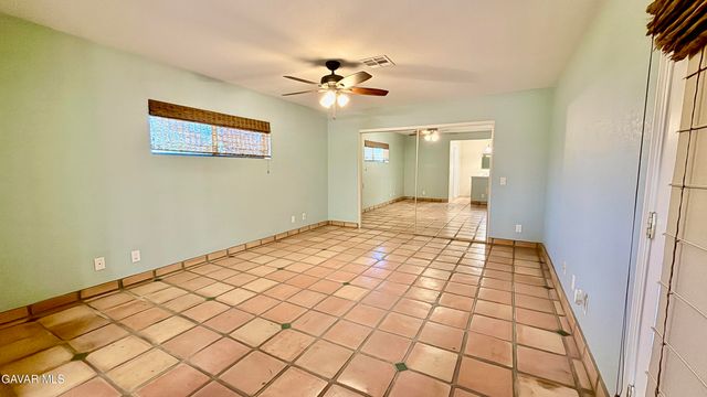 2342 W Avenue N, Palmdale, CA 93551