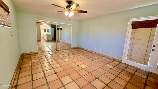 2342 W Avenue N, Palmdale, CA 93551