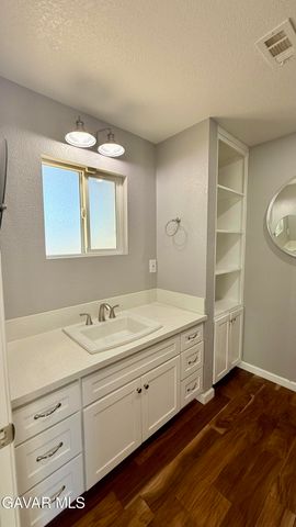 2342 W Avenue N, Palmdale, CA 93551