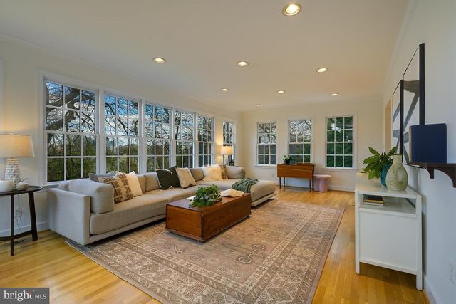 2625 S HAYES ST, Arlington, VA 22202