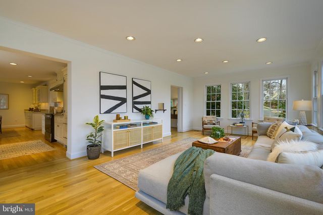 2625 S HAYES ST, Arlington, VA 22202