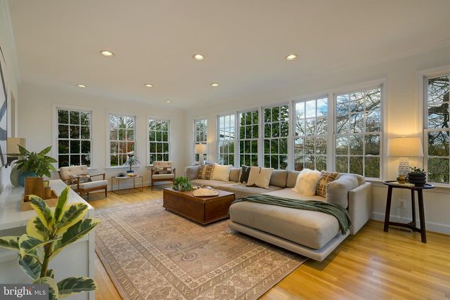 2625 S HAYES ST, Arlington, VA 22202