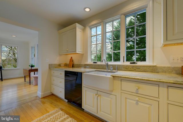 2625 S HAYES ST, Arlington, VA 22202